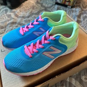 New balance girls. 2Y